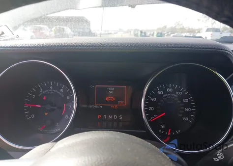 2016 Ford Mustang V6 z USA, uszkodzony, nr VIN 1FA6P8AM6G5210952